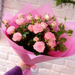 букет из кустовых роз в Покровске фото