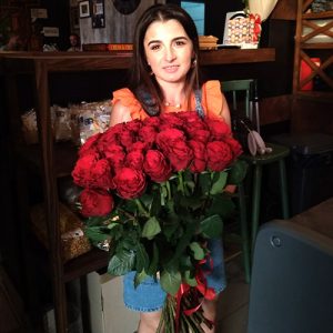 букет 25 импортных высоких роз в Покровске фото