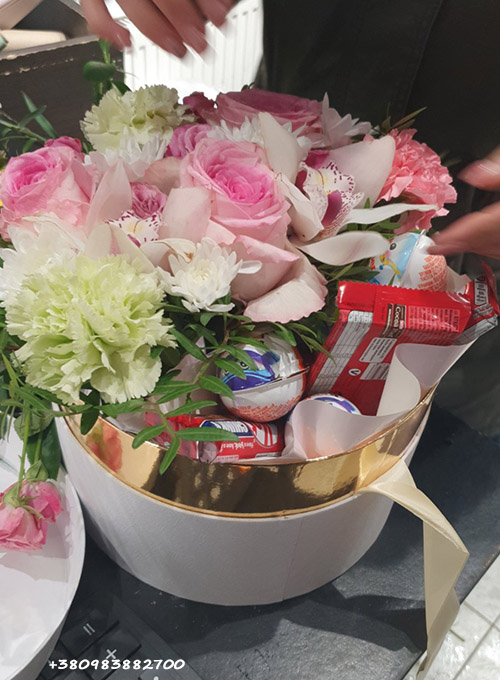цветы и сладости в коробке Покровск фото