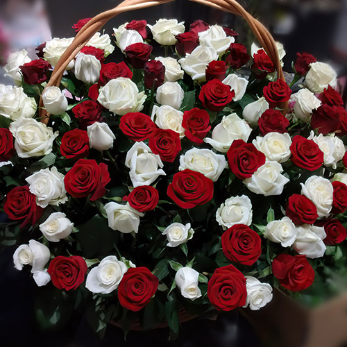Фото товара Корзина красных и белых роз в Покровске