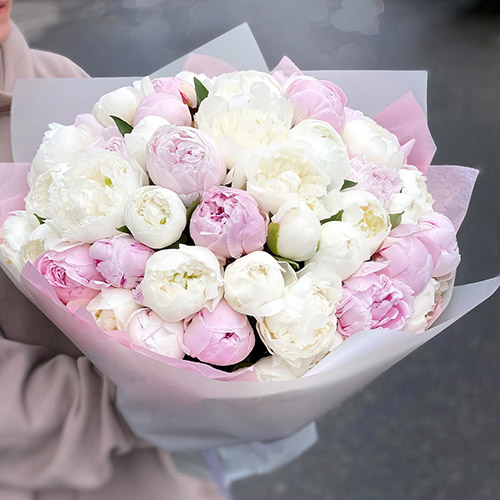 Фото товара 45 белых и розовых пионов в Покровске